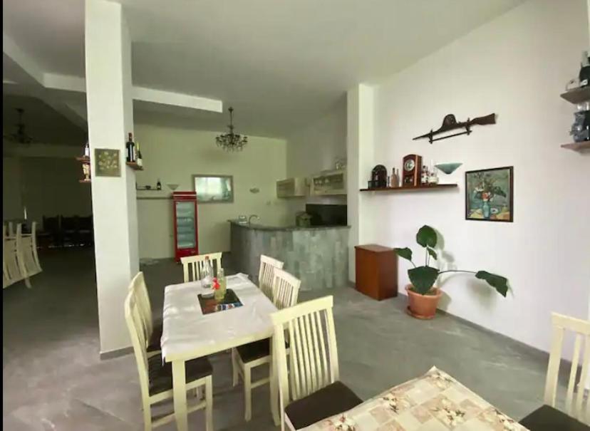Qerana'S Rooms: Corner Of Nature 格勒姆 外观 照片